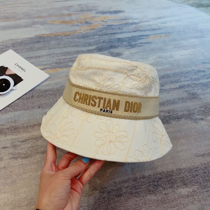 CHRISTIAN DIOR